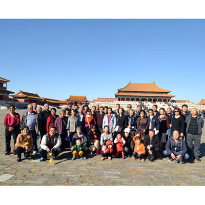 员工父母旅游合影